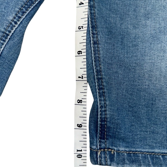 Woman’s Jean Shorts - Picture 6 of 8